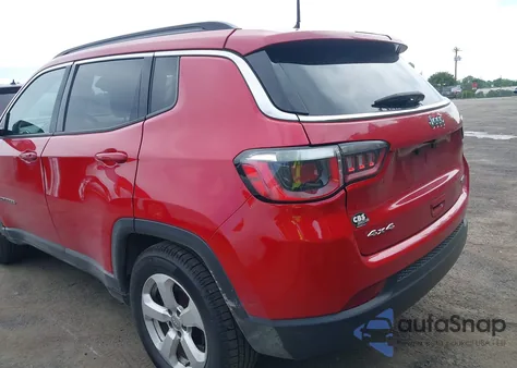 2018 Jeep Compass Latitude 4X4 from USA, damaged, VIN 3C4NJDBB9JT160925